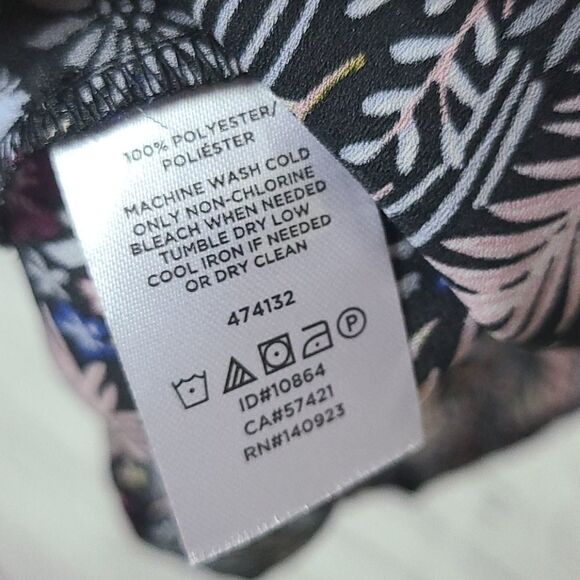 LOFT Petites Meadow Ruffle Strap Shell Flutter Sleeve Floral V-Neck Blouse MP - Picture 4 of 8